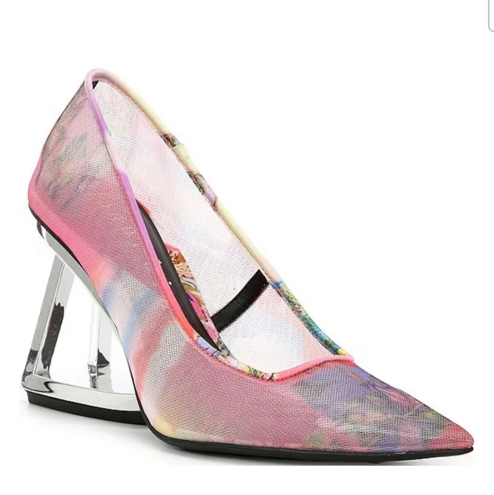 Gianni Bini Pamalaa Printed Mesh Architectural Wedge Pumps